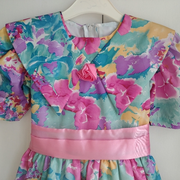 Girls Size 5 Party Dress, Attached Petticoat.100% Polyester. New Condition - Picture 3 of 5